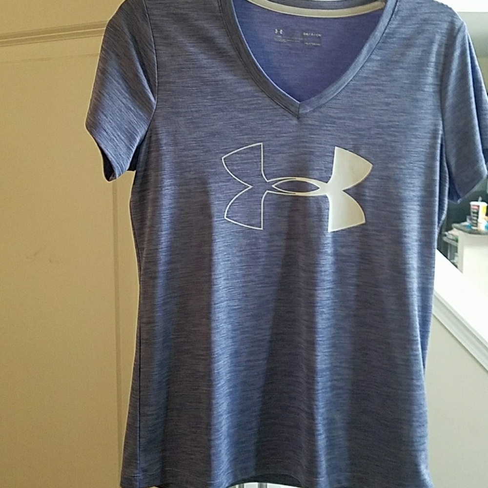 Under Armour top